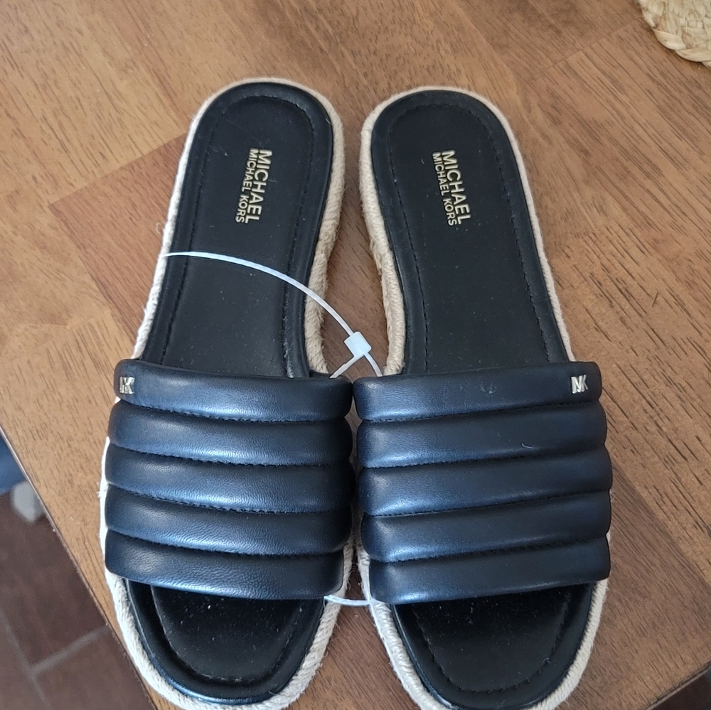 Michael Kors Black Sandals Sleek Design Comfort - Picture 3 of 3